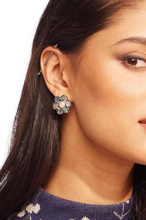 Mother of Pearl Daisy Earring