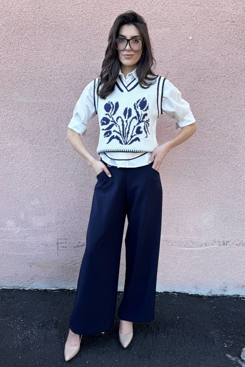 Tulip Knit Vest - Navy and White